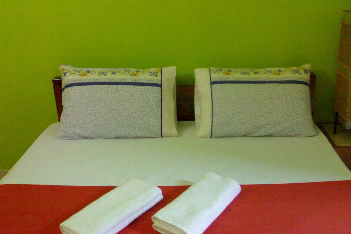 Desk, rollaway beds, free WiFi