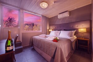 Suite | Premium bedding, pillowtop beds, iron/ironing board, cribs/infant beds