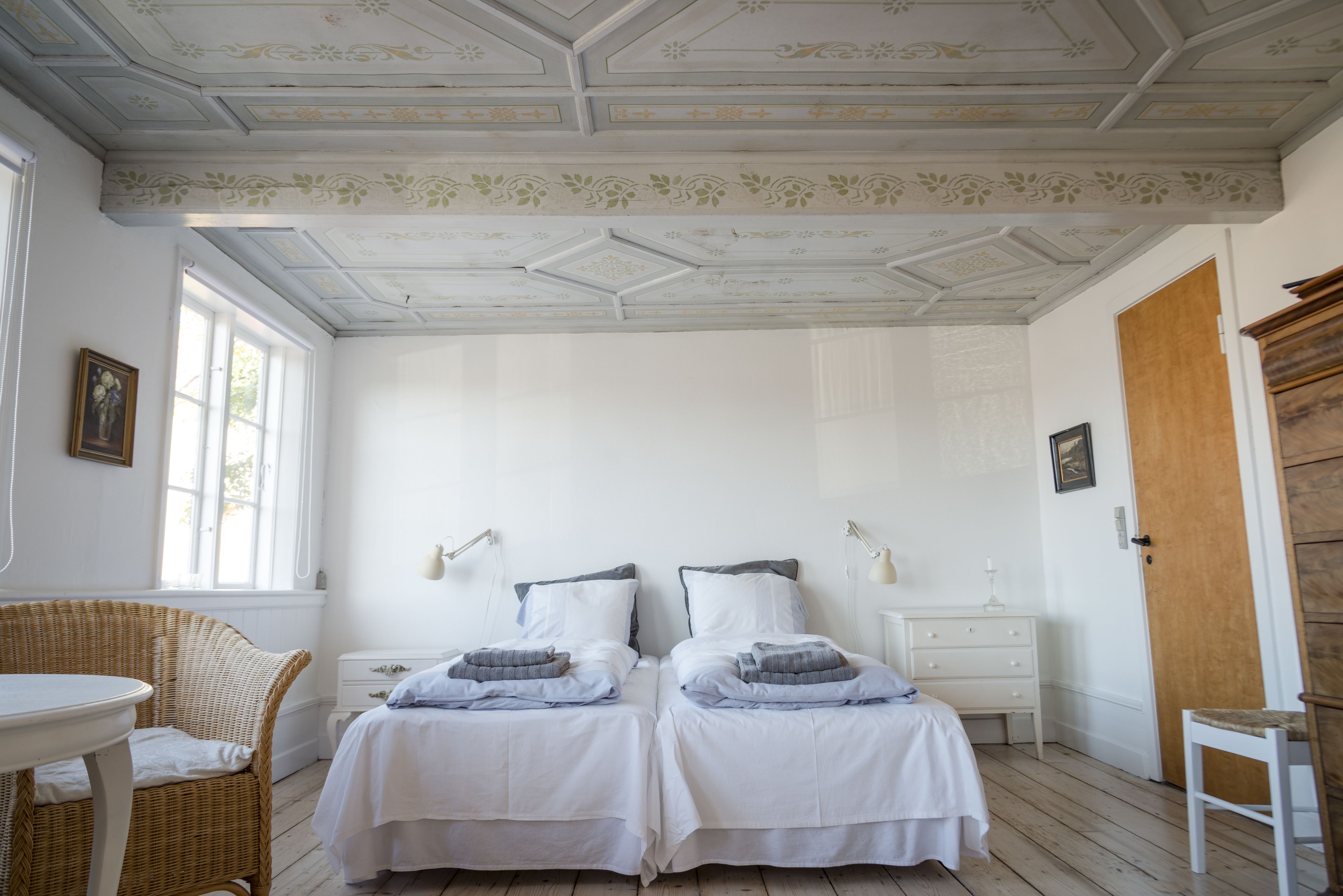 Exclusive Apartment, 1 Bedroom | Iron/ironing board, free WiFi, bed sheets