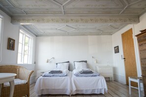 Exclusive Apartment, 1 Bedroom | Iron/ironing board, free WiFi, bed sheets - Pension Holmegaard (Allinge)