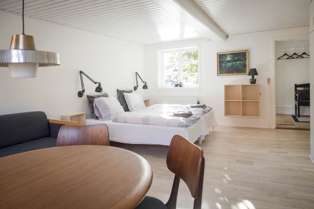 Family Room | 1 bedroom, iron/ironing board, free WiFi, bed sheets