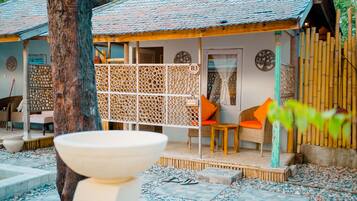 One Bedroom Bungalow Front Beach | Terrace/patio