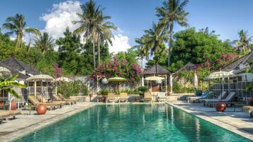 One Bedroom Bungalow with Pool View | In-room safe, free WiFi, bed sheets, wheelchair access