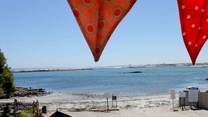 Unclassified image, 5 of 48, button - Voetbaai Chalets (Port Nolloth)