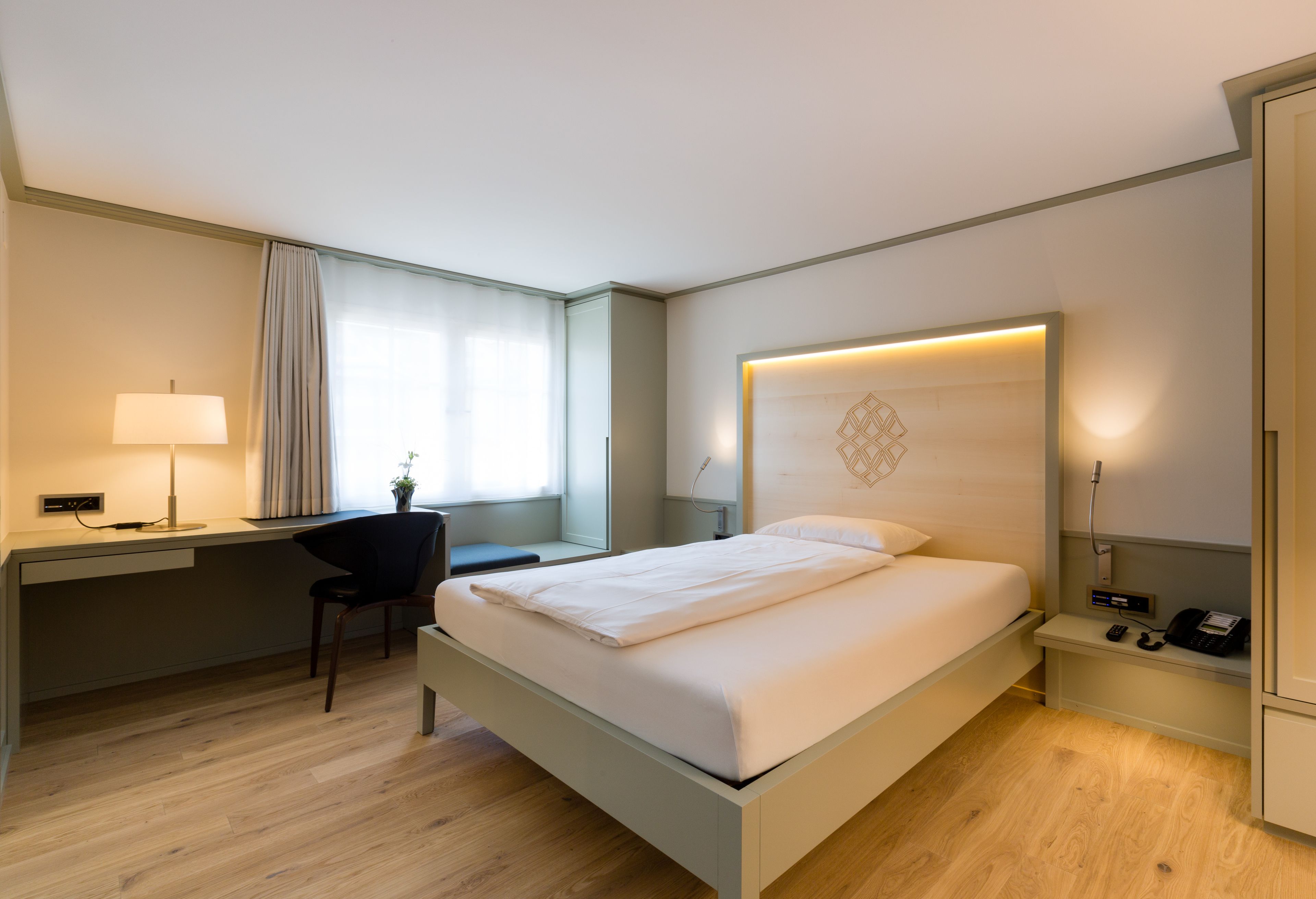 In-room safe, desk, soundproofing, iron/ironing board