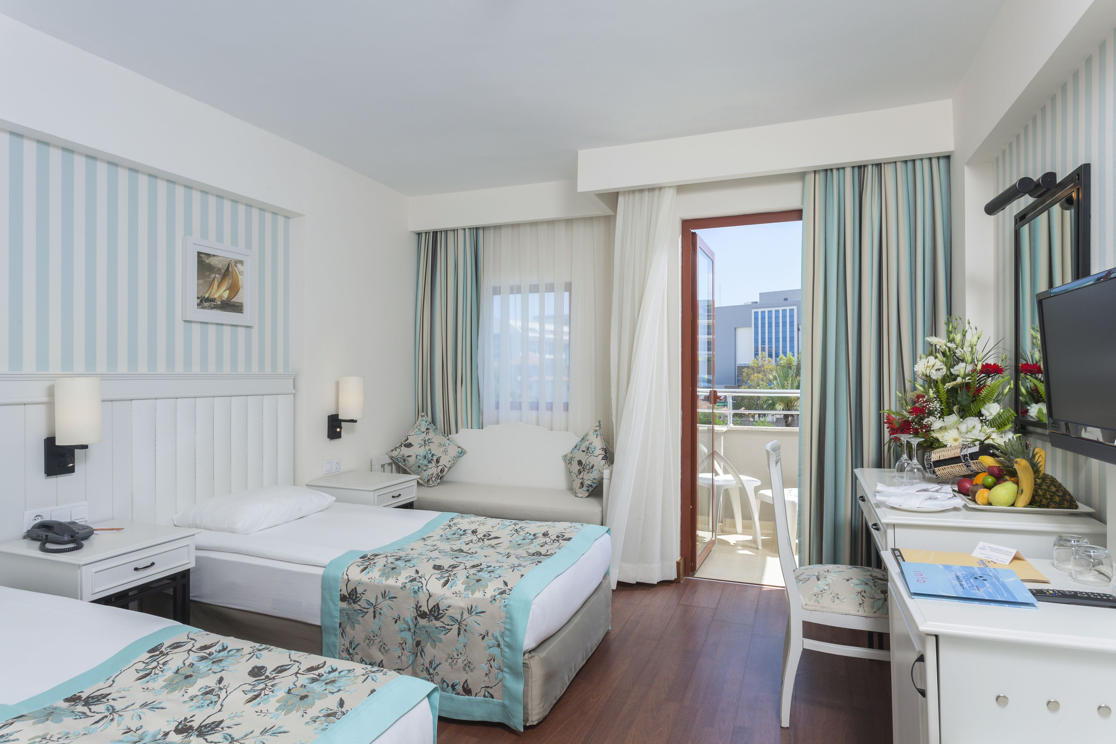 Frigobar, cofres nos quartos, Wi-Fi de cortesia