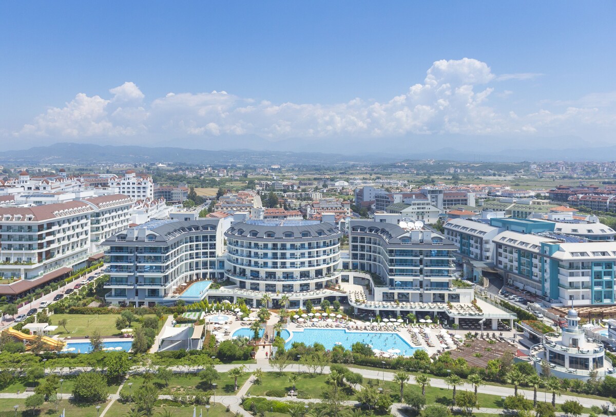 Commodore Elite Suites Spa side transfer