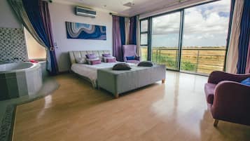 1 bedroom, premium bedding, minibar, desk