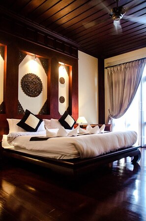 ห้องดีลักซ์ดับเบิล | เครื่องนอนระดับพรีเมียม, มินิบาร์, ตู้นิรภัยในห้องพัก, โต๊ะทำงาน