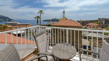 Superior Triple Room, Balcony, Sea View | Balcony