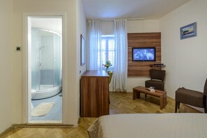 Minibar, bureau, chambres insonorisées, Wi-Fi gratuit