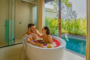 Romantic Villa, 1 Bedroom, Private Pool | Bathroom | Separate tub and shower, deep soaking tub, rainfall showerhead - Anari Villas Kuta (Kuta)