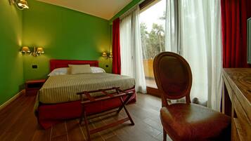 Doppia Standard, balcone | Minibar, una cassaforte in camera, una scrivania, Wi-Fi gratuito