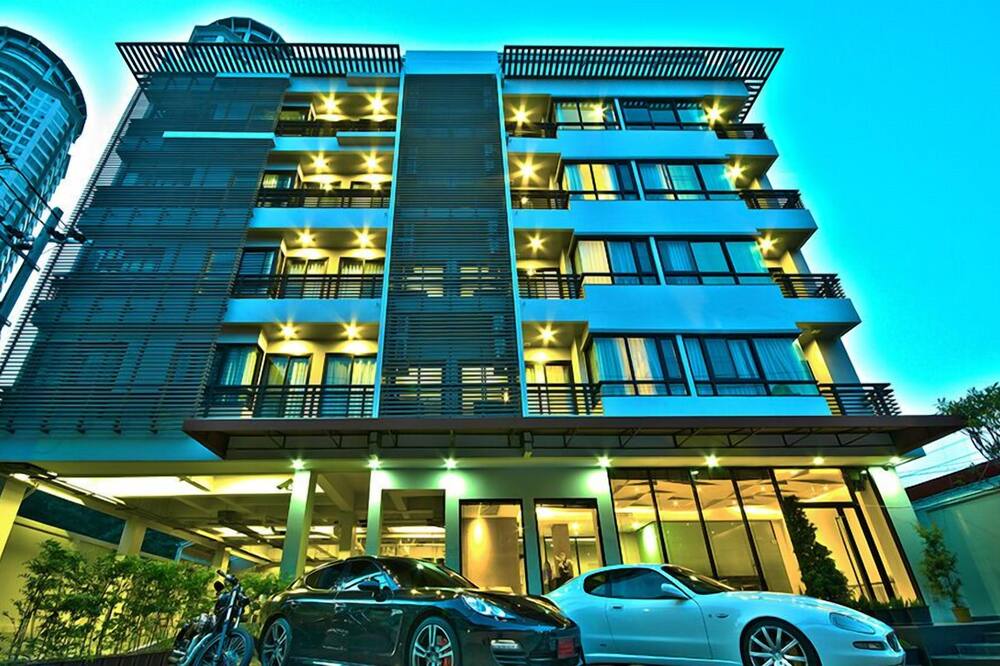 The Present Sathorn
