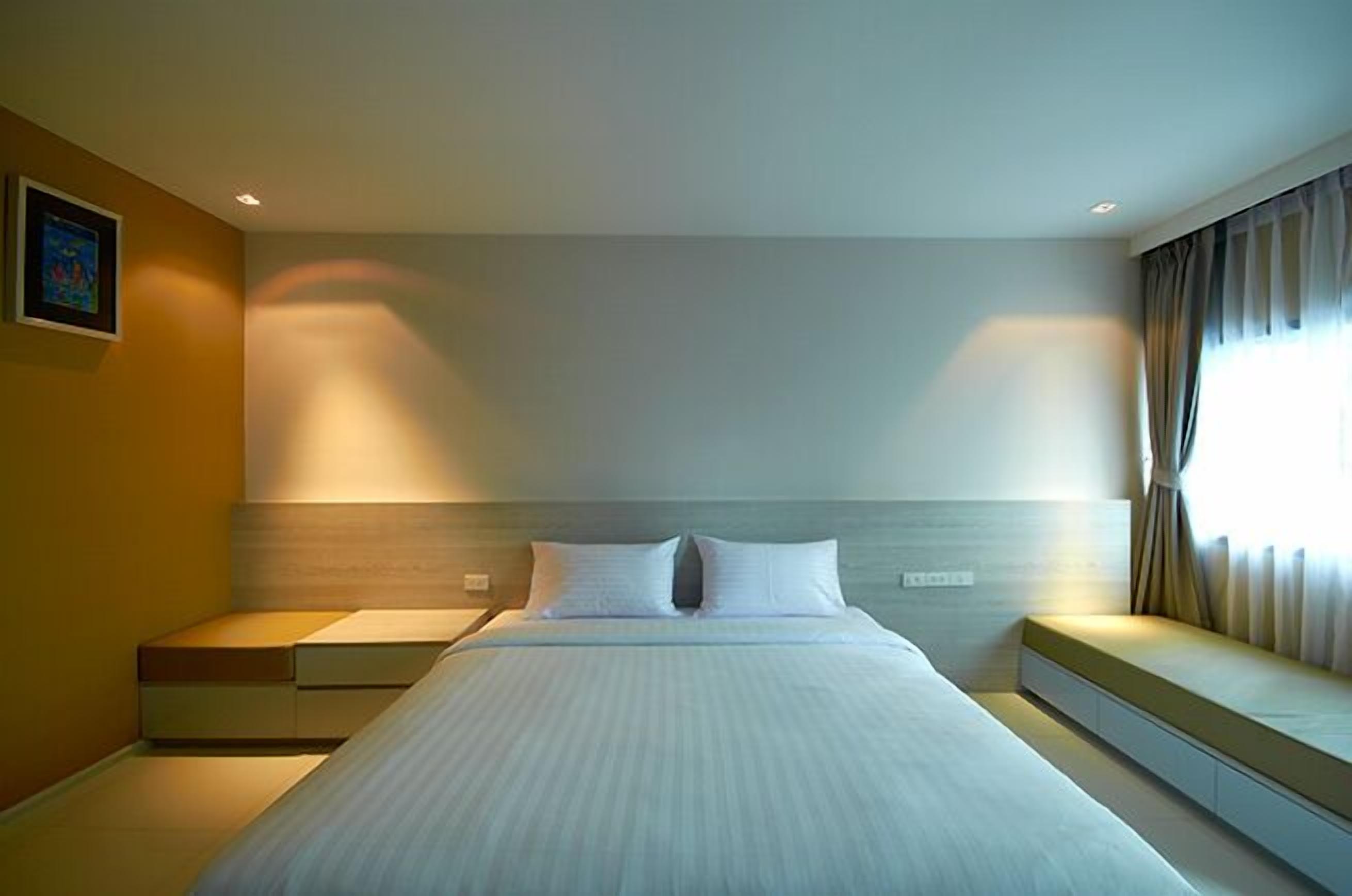 Photo - The Present Sathorn