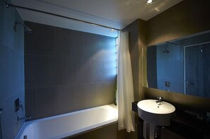 Suite, 1 Bedroom | Bathroom - The Present Sathorn (Bangkok)