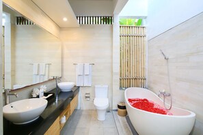 Bathroom shower - The Royal Bali Villas Canggu (Canggu)