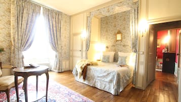 Vicomte Room | Premium bedding, individually decorated, desk, free WiFi