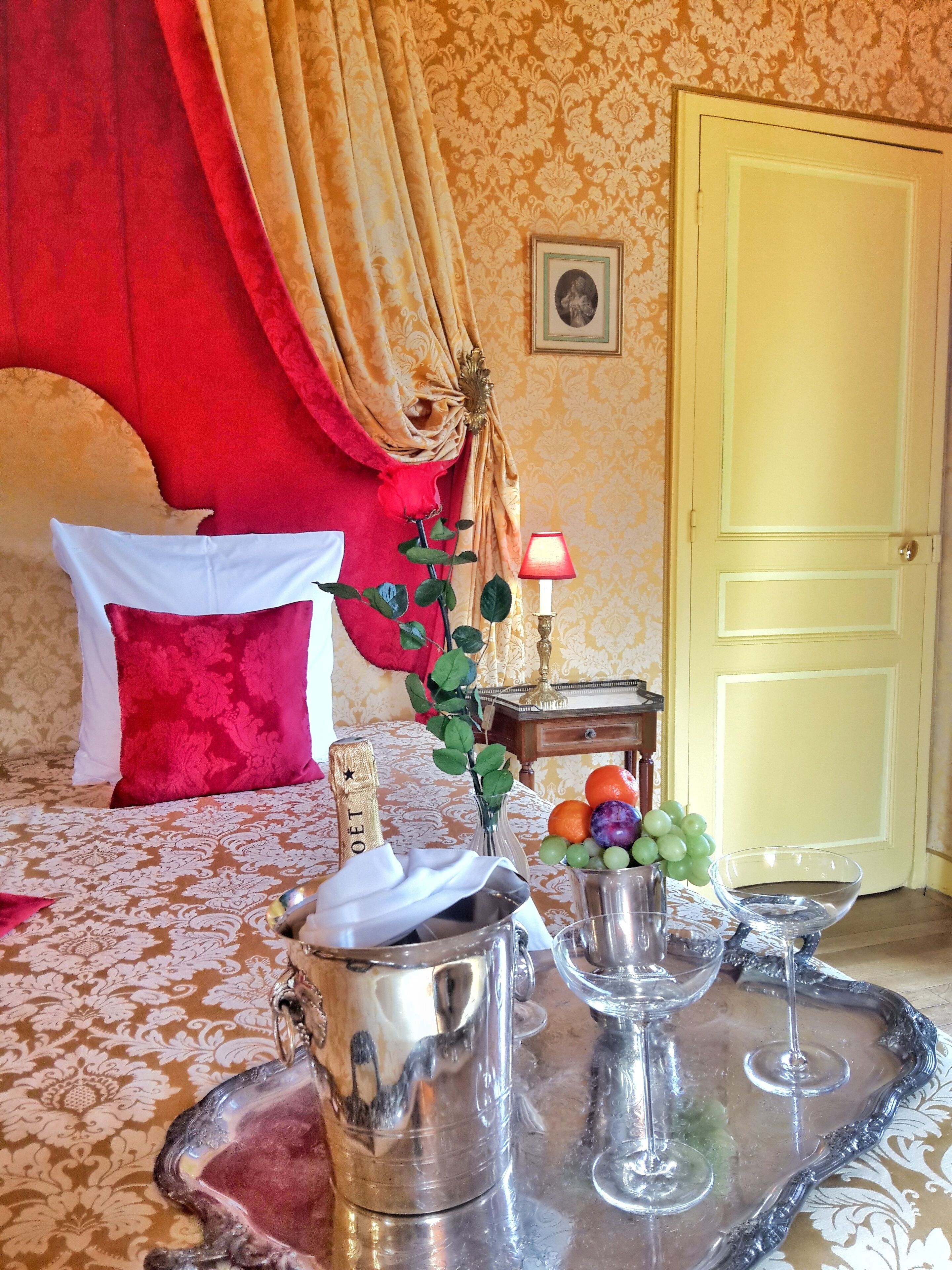 Phòng đôi Deluxe, ban công, quang cảnh công viên | Bộ đồ giường cao cấp, trang trí khác biệt, bàn 