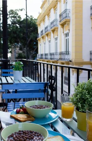 Breakfast area - The Lights Hostel (Málaga)
