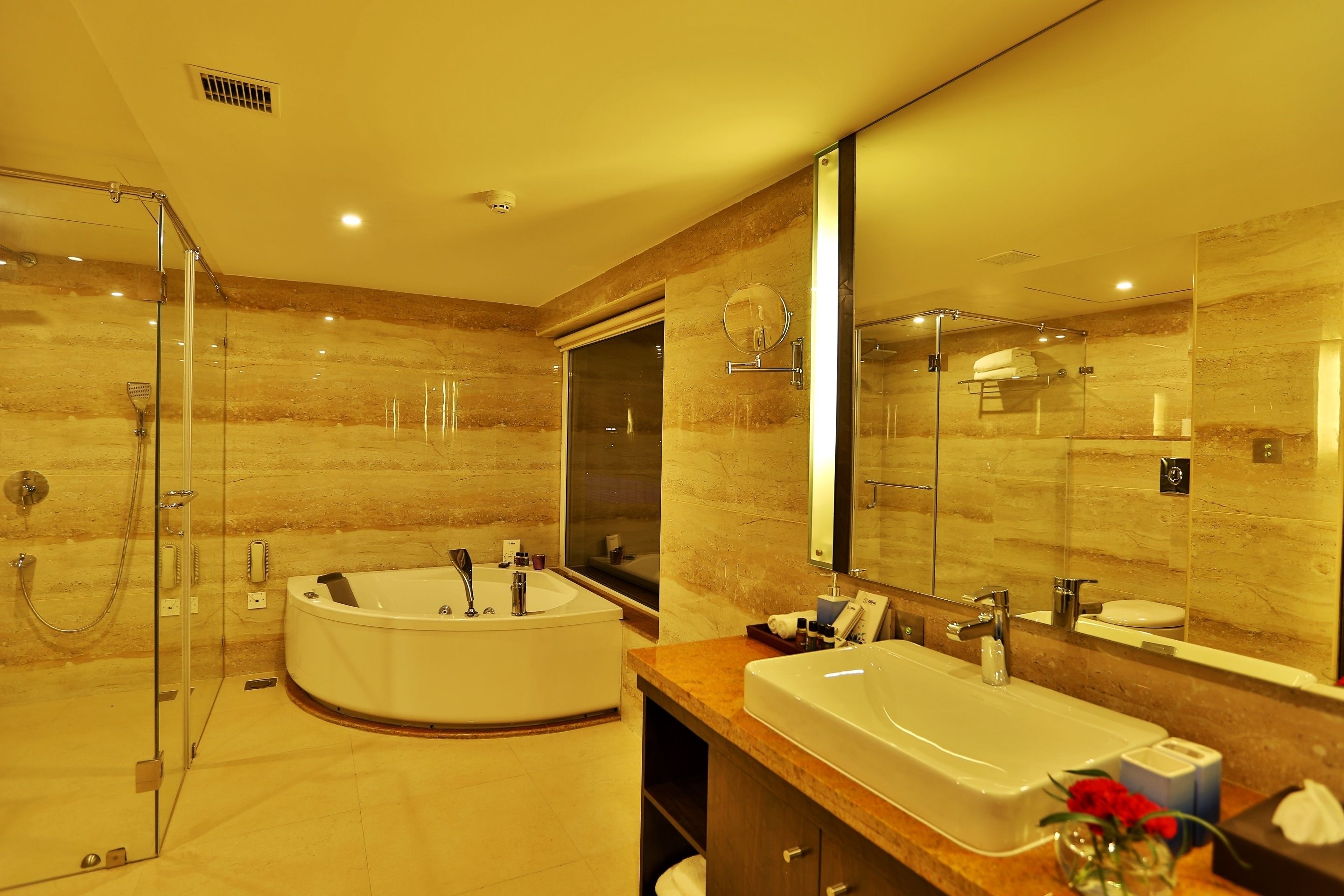 Presidential Suite, 1 King Bed | Bathroom | Free toiletries, hair dryer, towels, soap