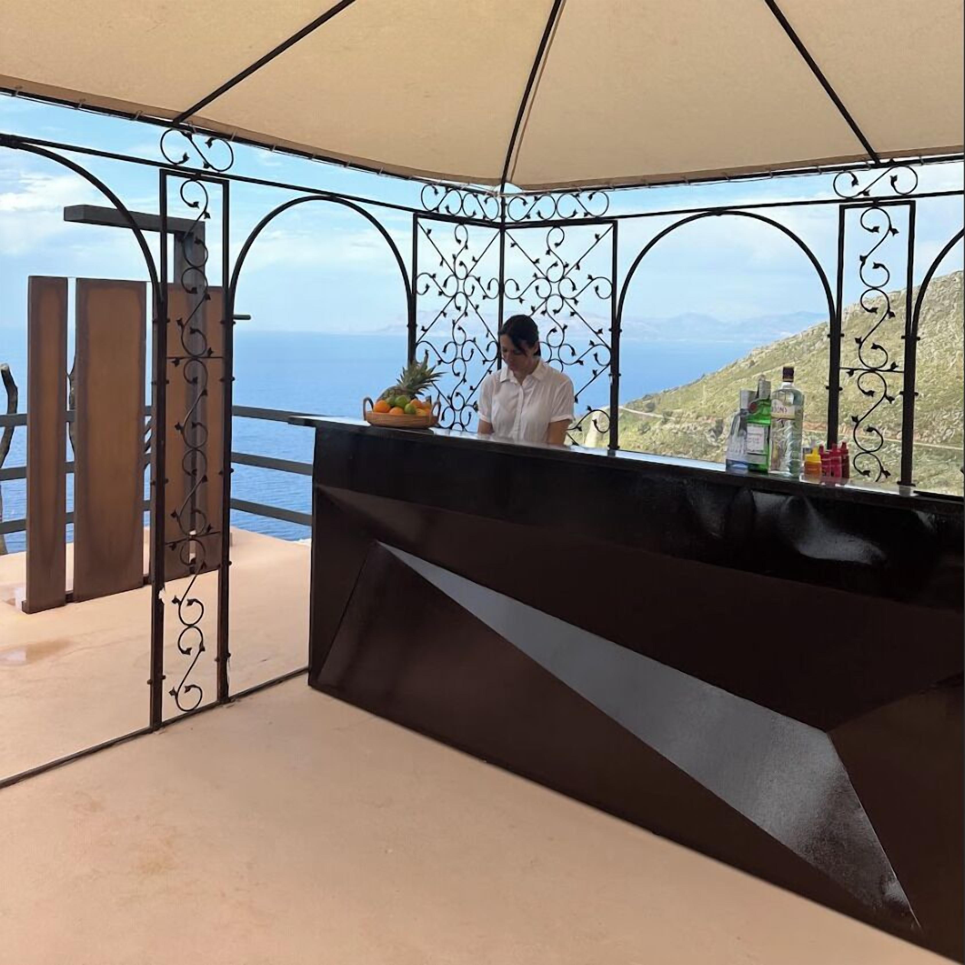 Poolside bar