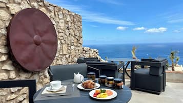 Petit déjeuner continental compris tous les jours