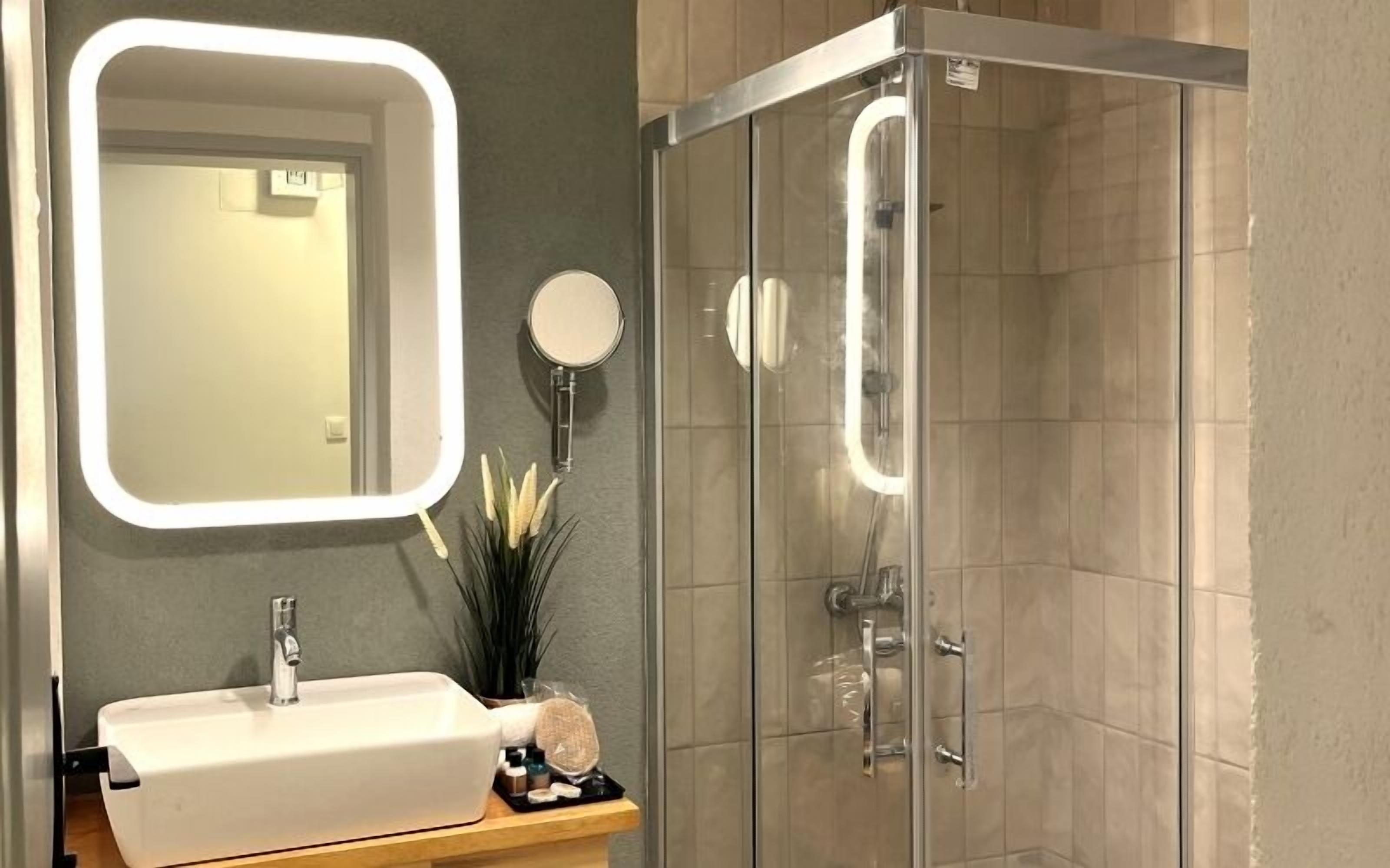 family suite, 2 bedrooms, balcony | 2 bedrooms, premium bedding, free minibar, laptop workspace