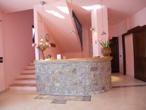 Check-in/check-out kiosk - Agriturismo San Rocco (Torre Orsaia)