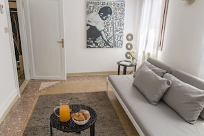 Superior Apartment, 2 Bedrooms, Kitchen (check-in online) | Living area