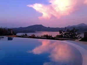 Outdoor pool - Swan Lake Boutique Hotel - Adults Only (Marmaris)