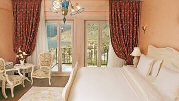 Deluxe Double Room, Balcony | Minibar, in-room safe, desk, soundproofing