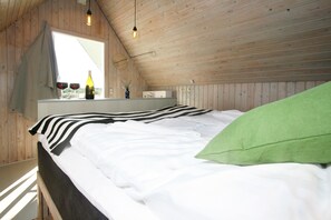 Double Room, Shared Bathroom (Linen Excluded)