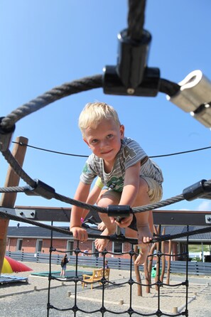 Children’s play area – outdoor