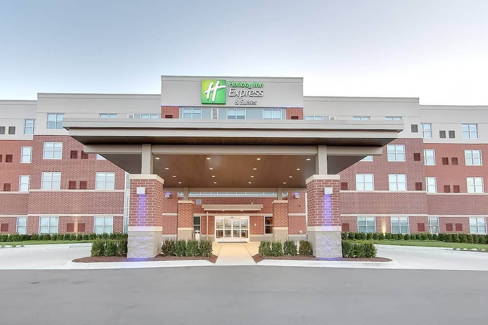 Holiday Inn Express & Suites Plymouth - Ann Arbor Area by IHG