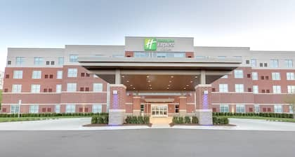 Holiday Inn Express & Suites Plymouth - Ann Arbor Area, an IHG Hotel