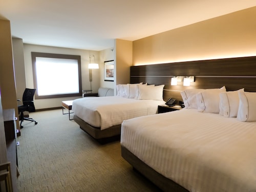 Holiday Inn Express & Suites Plymouth - Ann Arbor Area by IHG