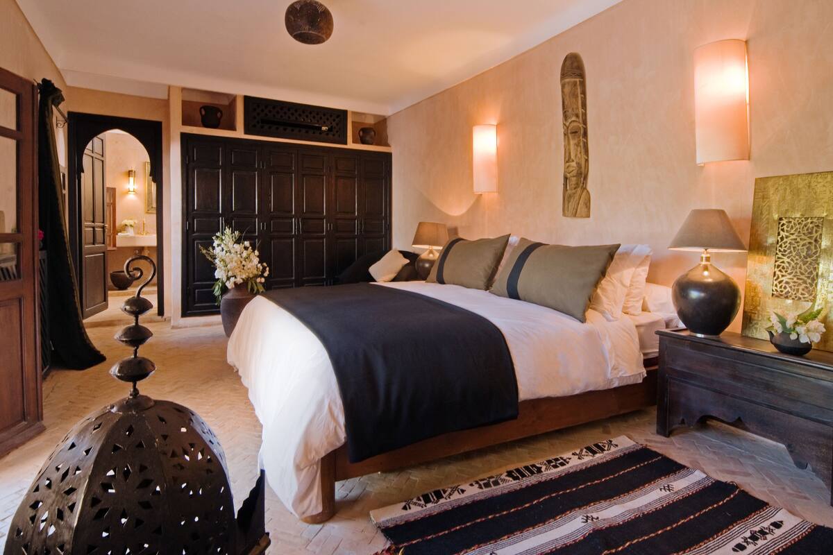 Farmhouse Standard Room | In-room safe, blackout drapes, soundproofing, bed sheets