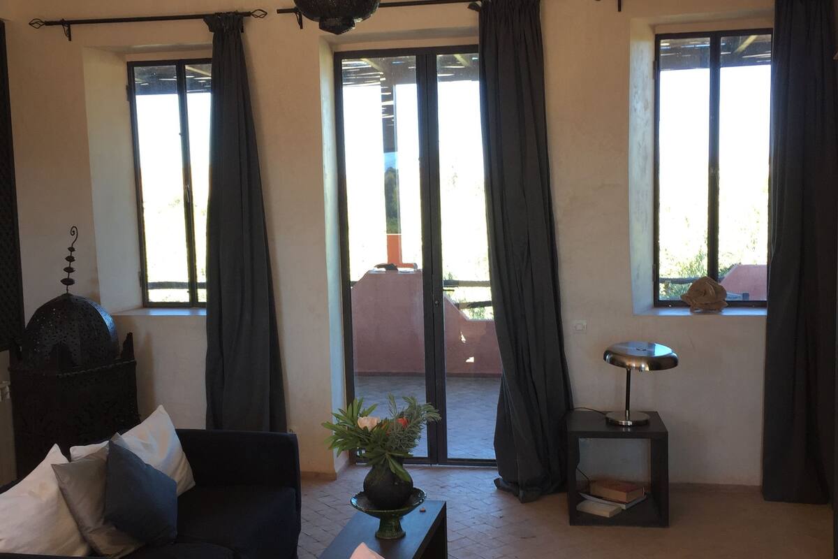 Deluxe Suite | In-room safe, blackout drapes, soundproofing, bed sheets