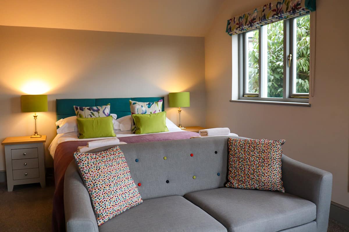 Individually decorated, individually furnished, soundproofing