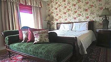 Individually decorated, individually furnished, free WiFi