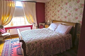 Chambre Double, salle de bains attenante | Décoration personnalisée, ameublement personnalisé, Wi-Fi gratuit