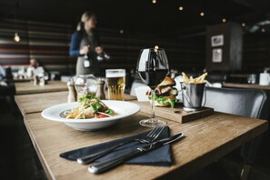 International cuisine - Langley Hotel Victors (Val-d'Isere)