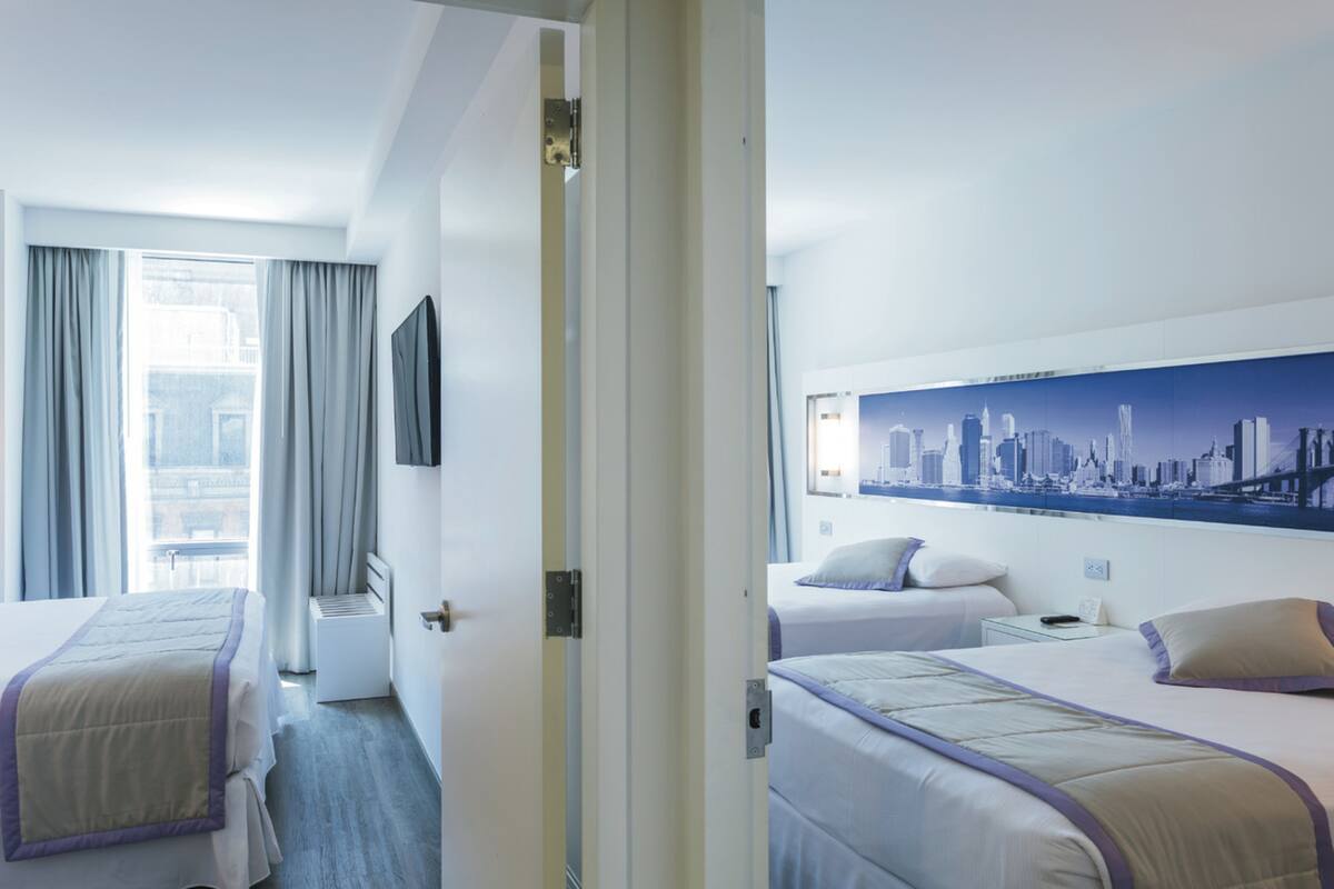 Family Suite | Peti besi dalam bilik, meja, seterika/papan seterika 