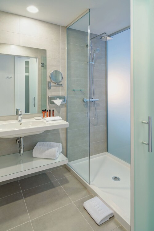 Hotel Riu Plaza New York Times Square Reviews, Deals & Photos 2024