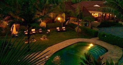 Ahadi Lodge
