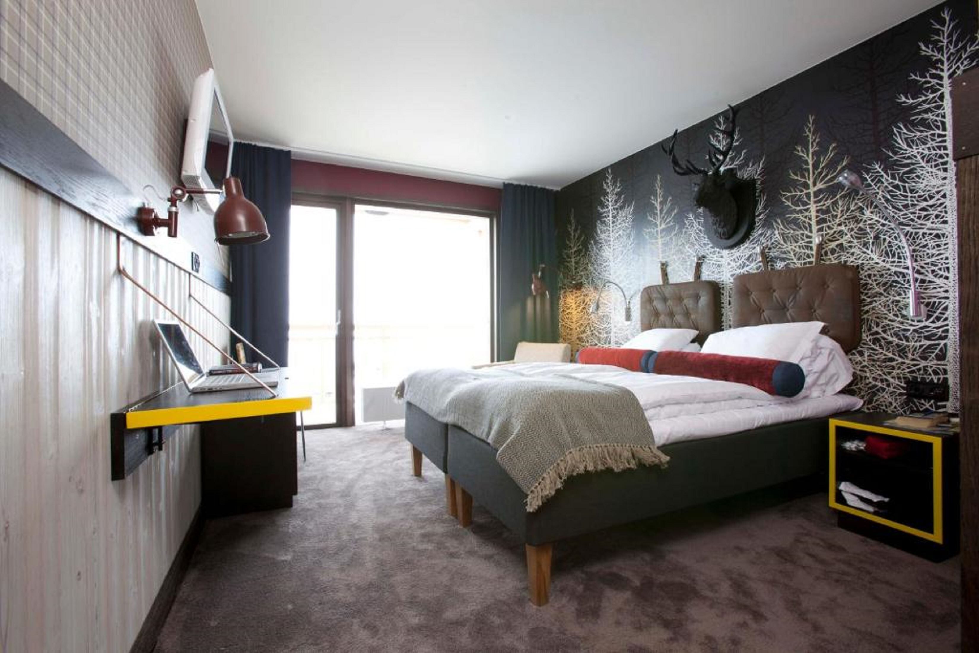 in-room safe, individually decorated, individually furnished, desk