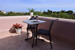 Chambre Double Supérieure, terrasse | Terrasse/Patio