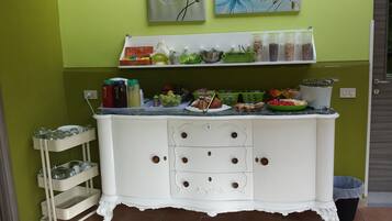Colazione a buffet inclusa, servita tutte le mattine