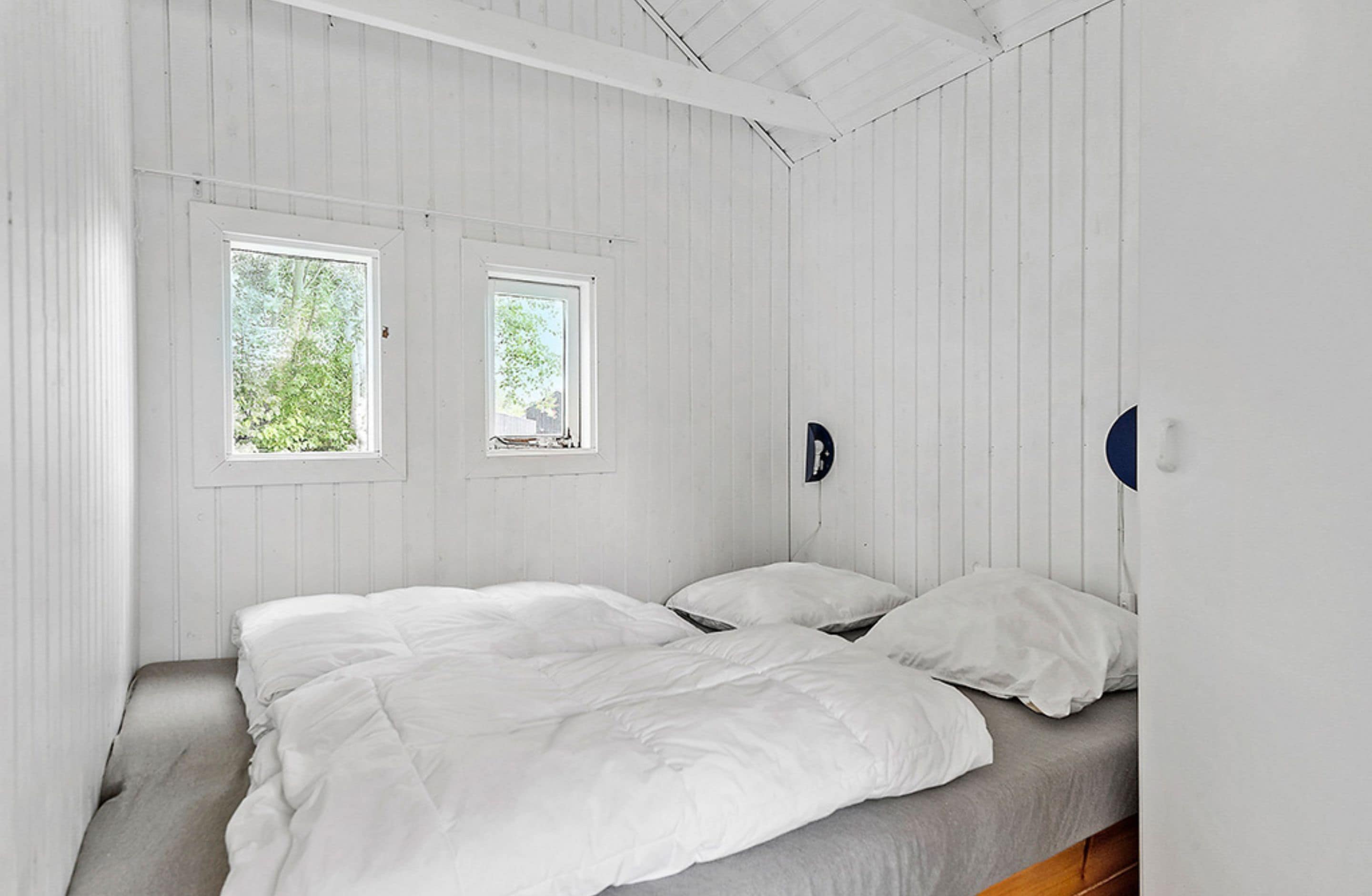 Economy Cabin, 2 Bedrooms, Shared Bathroom (Linen Excluded) | Cots/infant beds